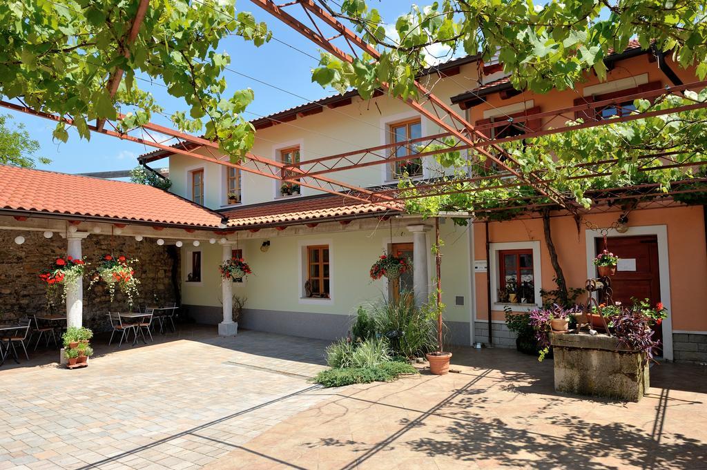 Tourist Farm Dujceva Domacija Vremski Britof Exterior foto